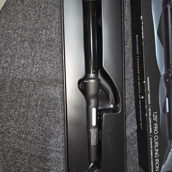 Bio Ionic Black Pro Curling Iron - Picture 3 of 7